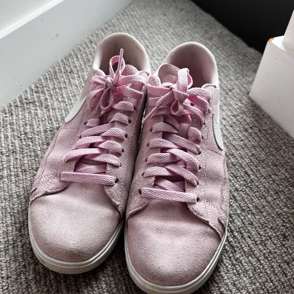 Nike genuine leather Blazer Low shoes pink. - Picture 4 of 5